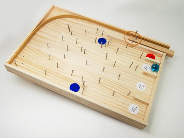 ビー玉ころころピンボールをつくろう 浜松科学館 ビー玉ころころピンボールをつくろう 浜松科学館
