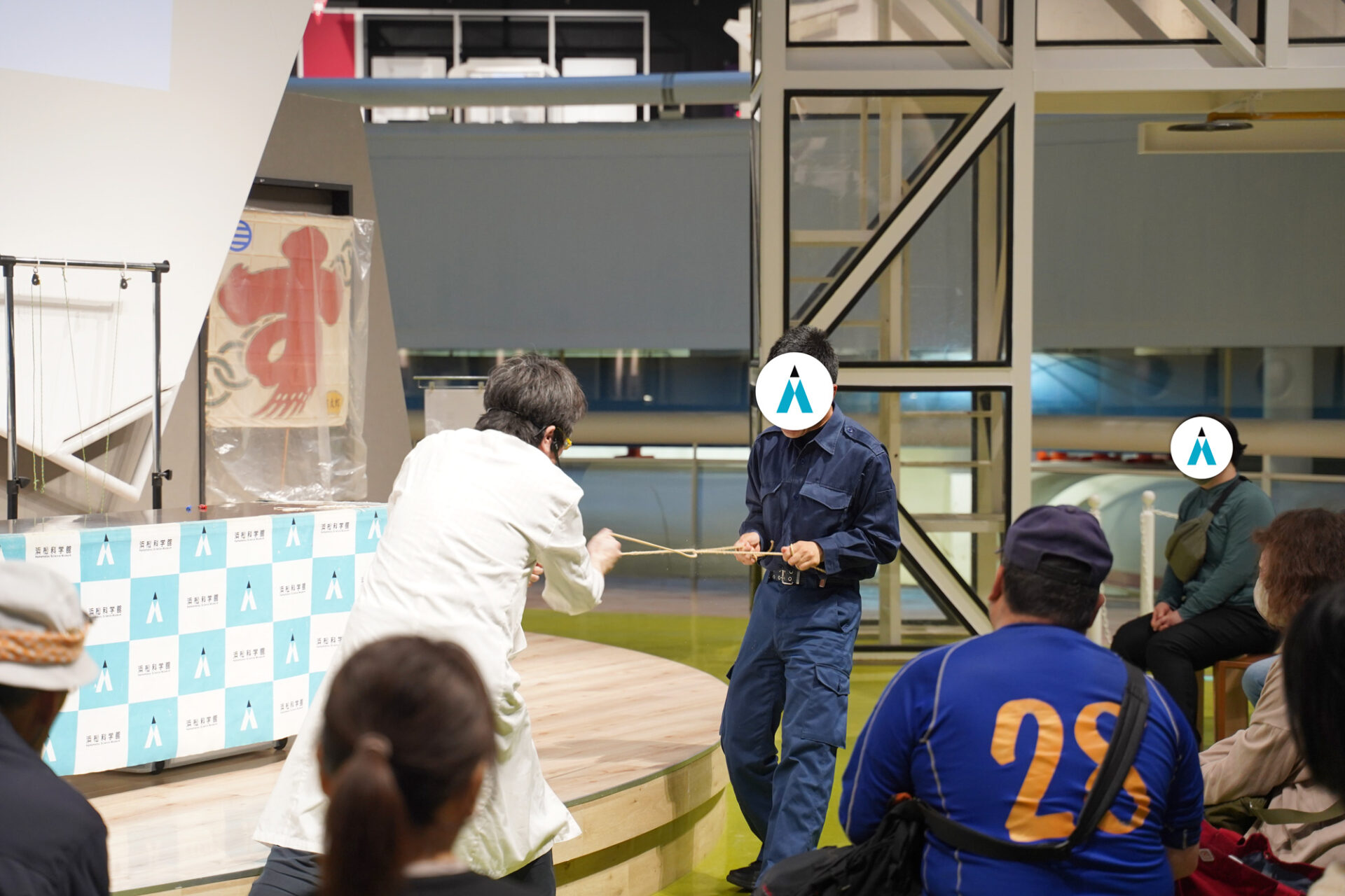 夜の科学館4月サイエンスショー