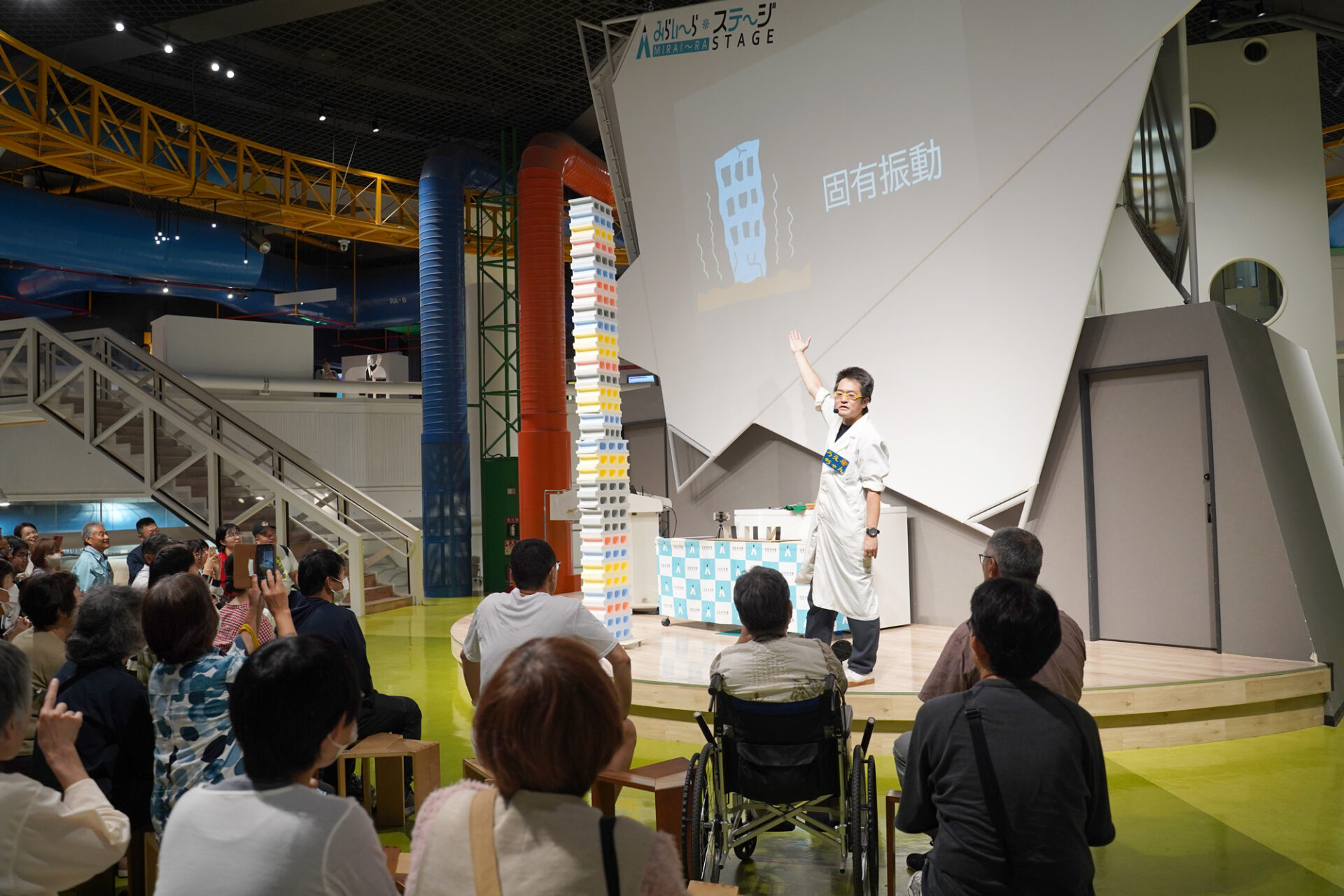 サイエンスショー_夜の科学館2509