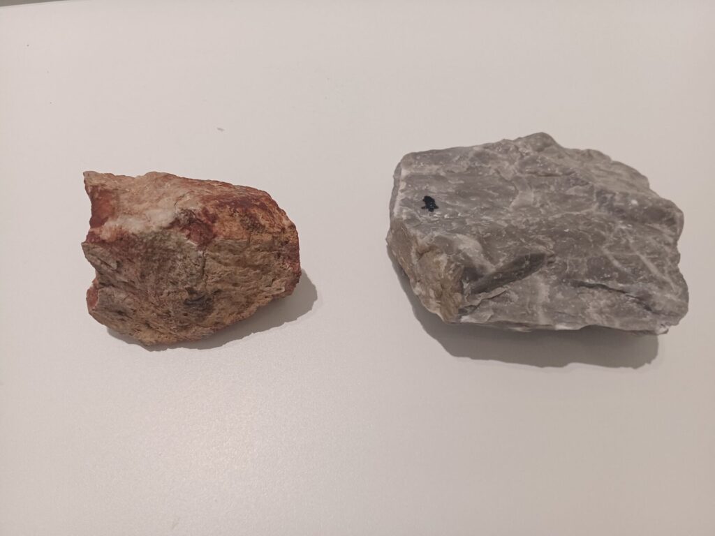 茶色と灰色の岩石