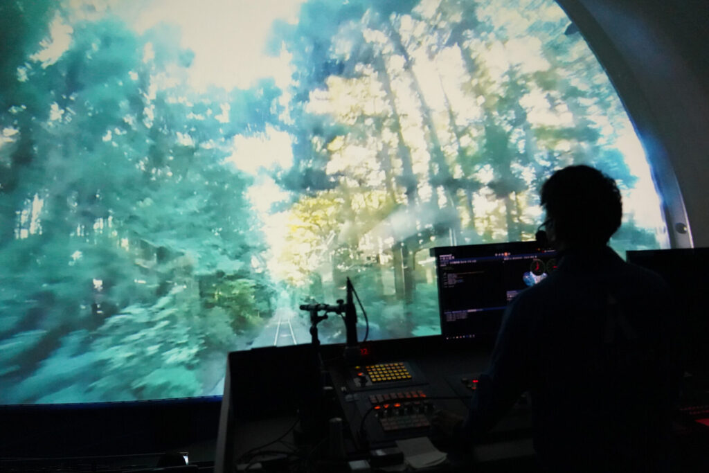 天浜線_緑のトンネル